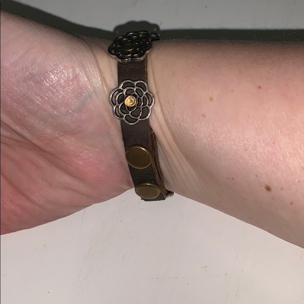 Leather Wrap Bracelet w/Silver Jewelry - Picture 5 of 6
